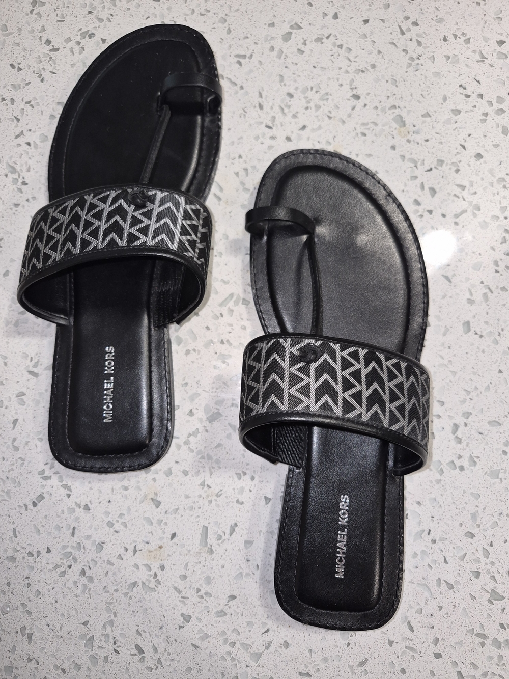 Michael Kors Black Logo-Band Toe-Ring Sandals Size 8 No Box